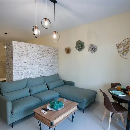 Perion Stone Sea Front Appartement